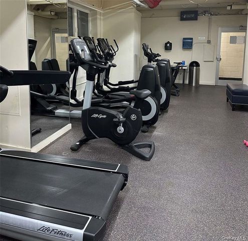 6636 Yellowstone Boulevard 2C, Forest Hills, NY 11375