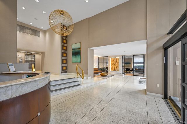 6636 Yellowstone Boulevard 2C, Forest Hills, NY 11375