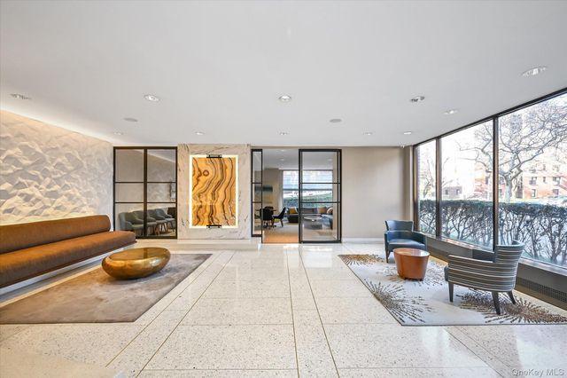 6636 Yellowstone Boulevard 2C, Forest Hills, NY 11375