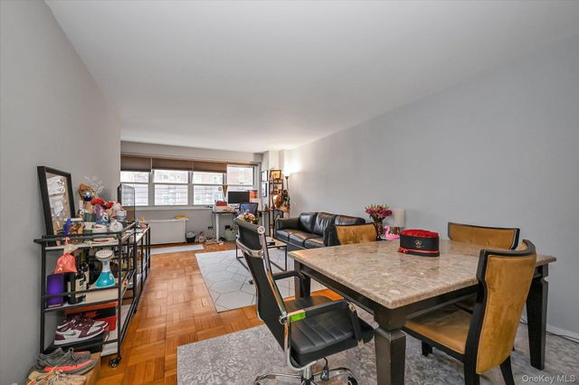 6636 Yellowstone Boulevard 2C, Forest Hills, NY 11375