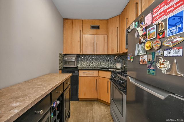 6636 Yellowstone Boulevard 2C, Forest Hills, NY 11375