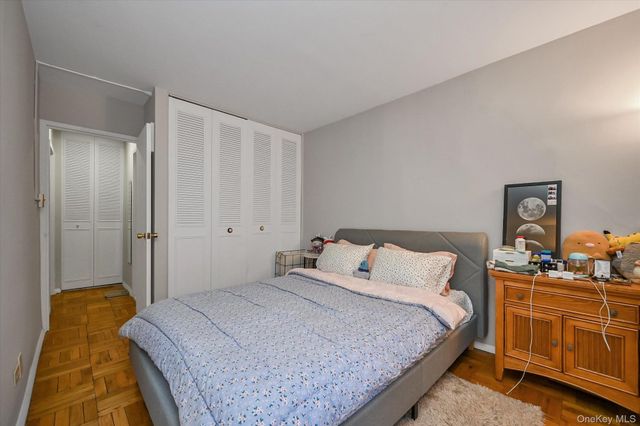 6636 Yellowstone Boulevard 2C, Forest Hills, NY 11375