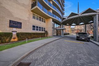 6636 Yellowstone Boulevard 2C, Forest Hills, NY 11375