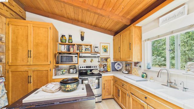 18102 Mount Eaton Road, Tuolumne, CA 95379
