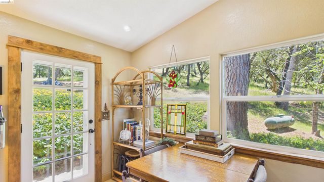 18102 Mount Eaton Road, Tuolumne, CA 95379