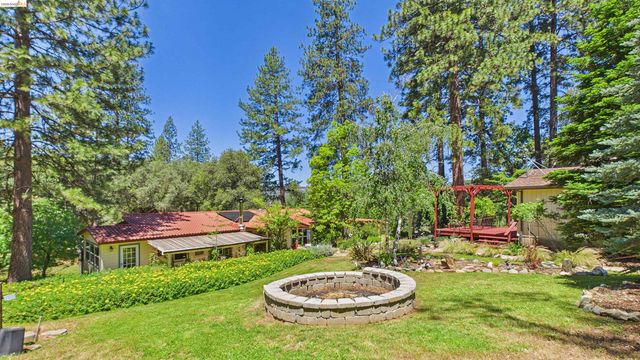 18102 Mount Eaton Road, Tuolumne, CA 95379
