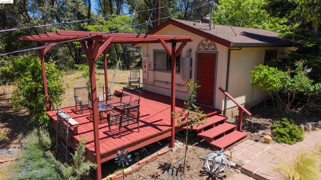 18102 Mount Eaton Road, Tuolumne, CA 95379