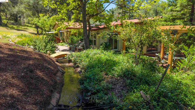 18102 Mount Eaton Road, Tuolumne, CA 95379