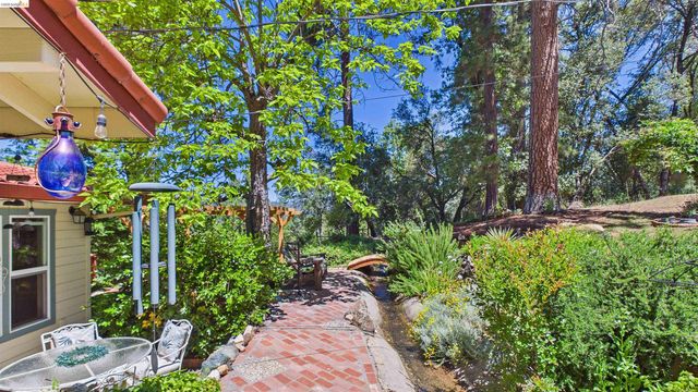 18102 Mount Eaton Road, Tuolumne, CA 95379