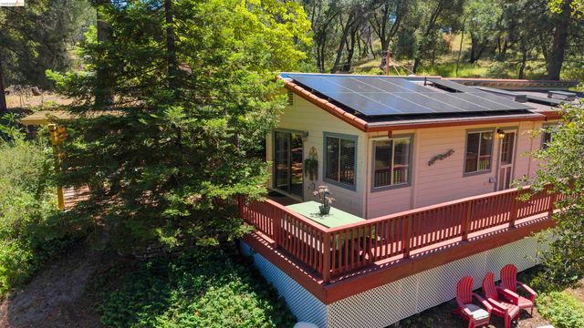 18102 Mount Eaton Road, Tuolumne, CA 95379