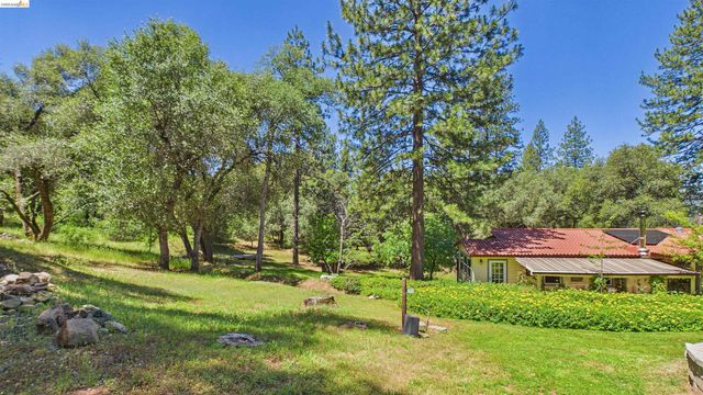 18102 Mount Eaton Road, Tuolumne, CA 95379