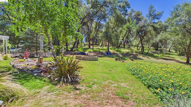 18102 Mount Eaton Road, Tuolumne, CA 95379