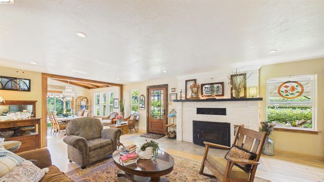 18102 Mount Eaton Road, Tuolumne, CA 95379