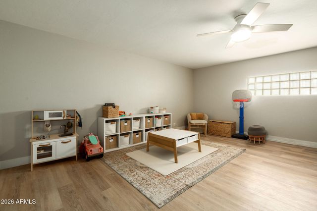 547 W ORANGEWOOD Avenue, Phoenix, AZ 85021