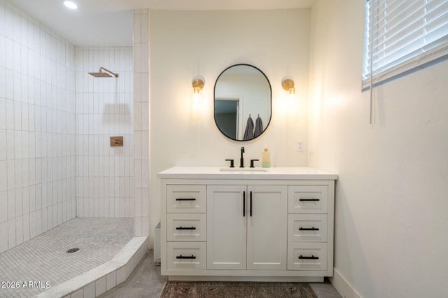 547 W ORANGEWOOD Avenue, Phoenix, AZ 85021