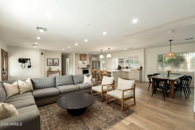 547 W ORANGEWOOD Avenue, Phoenix, AZ 85021