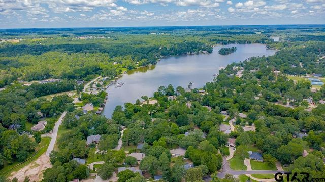 1215 B Chateau Lane, Hideaway, TX 75771