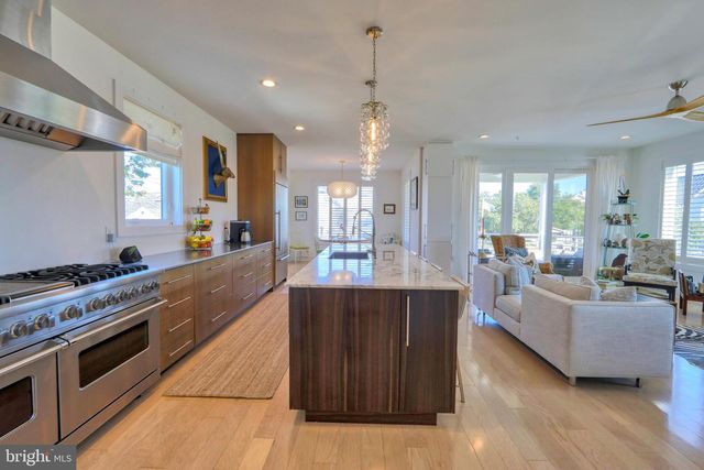 205 E SAVANNAH RD, Lewes, DE 19958