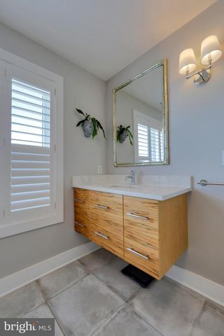 205 E SAVANNAH RD, Lewes, DE 19958