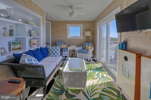 205 E SAVANNAH RD, Lewes, DE 19958