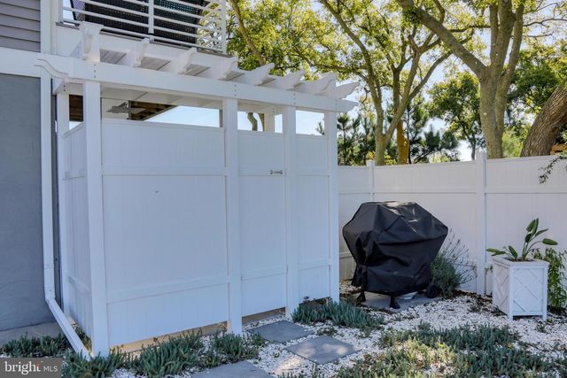 205 E SAVANNAH RD, Lewes, DE 19958