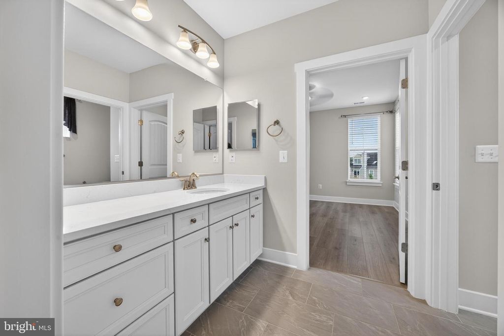 Image 12 of property listing at 212 SWITCHGRASS WAY #34, Chester, MD 21619