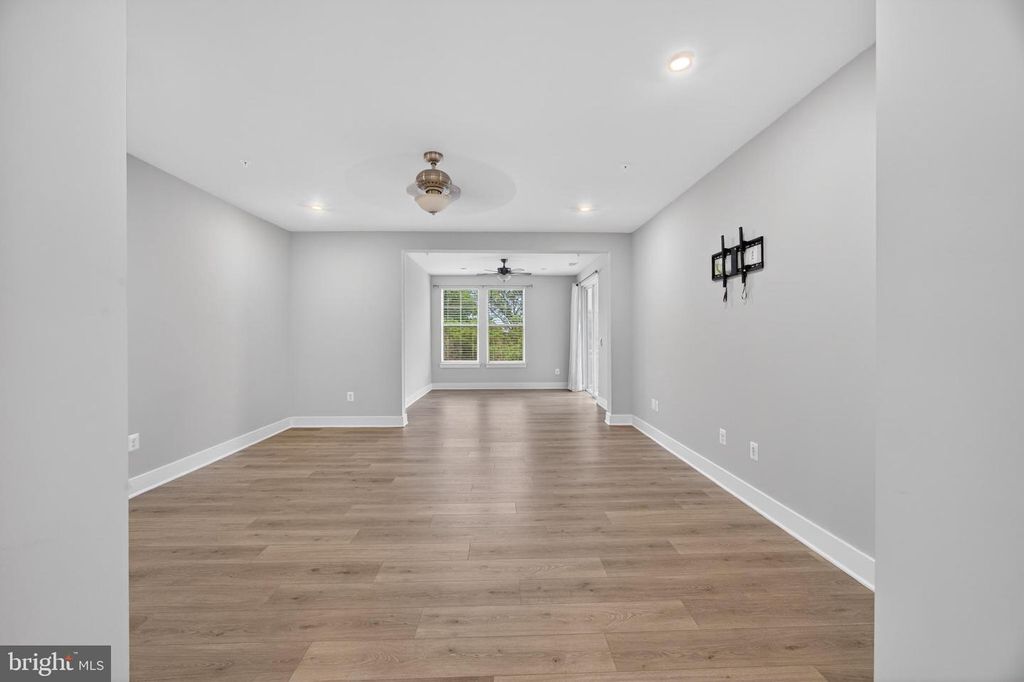Image 14 of property listing at 212 SWITCHGRASS WAY #34, Chester, MD 21619