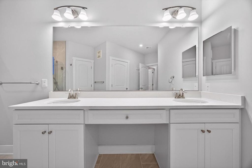 Image 19 of property listing at 212 SWITCHGRASS WAY #34, Chester, MD 21619