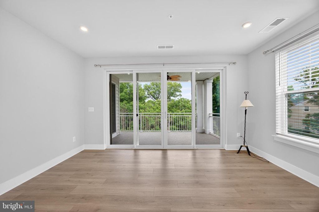 Image 9 of property listing at 212 SWITCHGRASS WAY #34, Chester, MD 21619