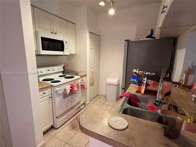 17145 N Bay Rd 4102, Sunny Isles Beach, FL 33160