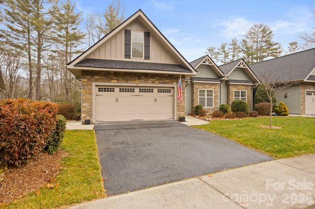 26 Winding Trail Drive, Hendersonville, NC 28791