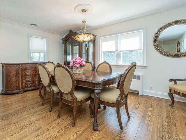 1 Roosevelt Street, Glen Cove, NY 11542