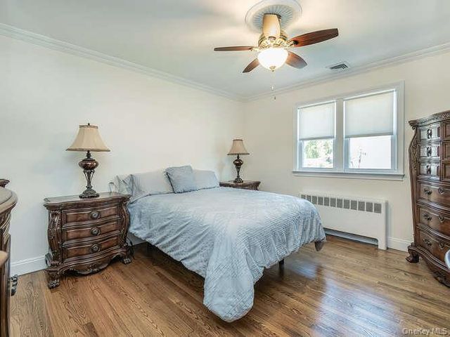 1 Roosevelt Street, Glen Cove, NY 11542
