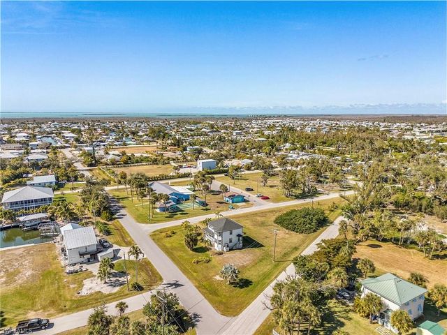 2420 Poinciana AVE, St. James City, FL 33956