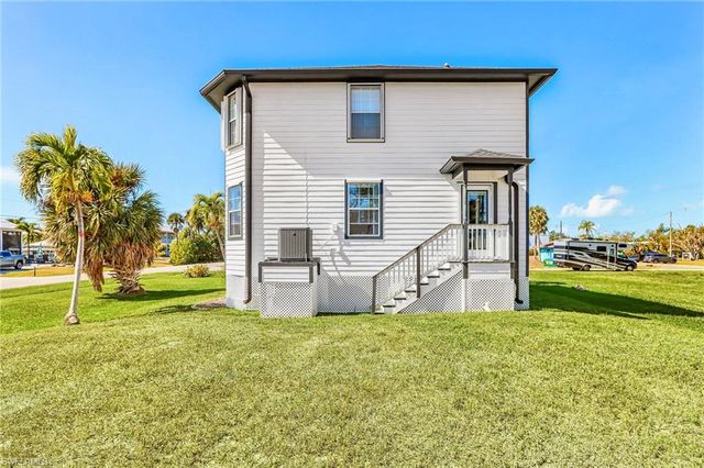 2420 Poinciana AVE, St. James City, FL 33956