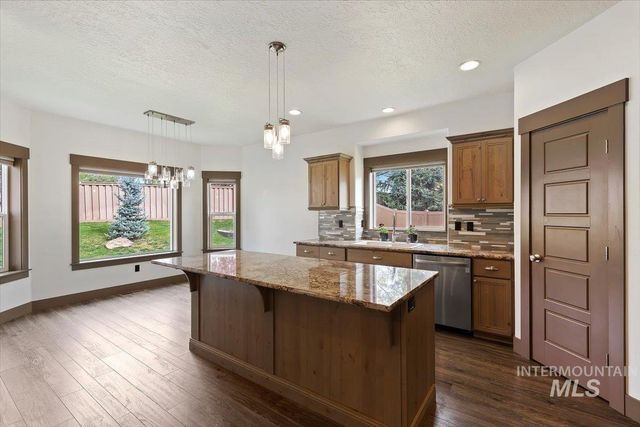 10168 W Whitecrest St, Star, ID 83669