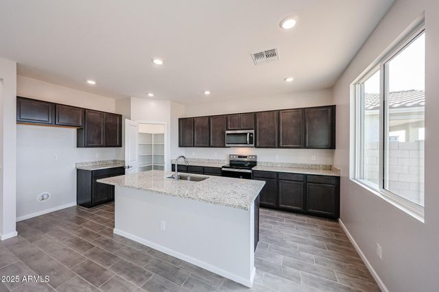 23043 W POTTER Drive, Surprise, AZ 85387