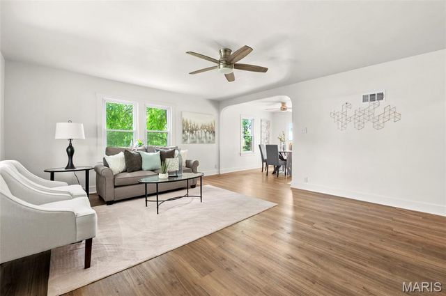 9 W Woodland Drive, East Alton, IL 62024