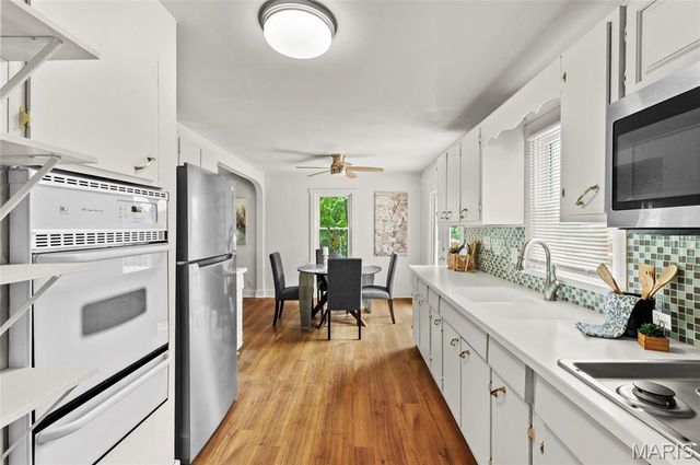 9 W Woodland Drive, East Alton, IL 62024