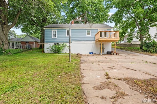 9 W Woodland Drive, East Alton, IL 62024