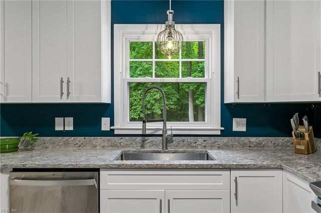 8 Settlers LN, Williamsburg, VA 23188
