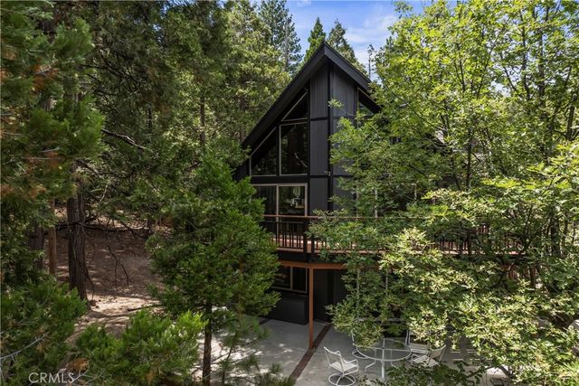 260 El Dorado Drive, Lake Arrowhead, CA 92352