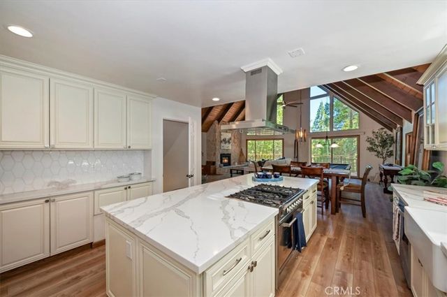 260 El Dorado Drive, Lake Arrowhead, CA 92352