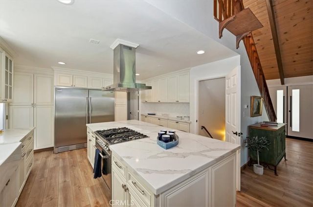 260 El Dorado Drive, Lake Arrowhead, CA 92352