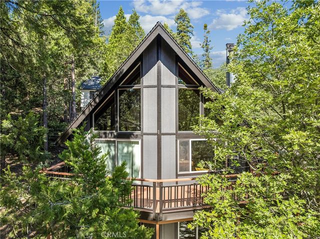 260 El Dorado Drive, Lake Arrowhead, CA 92352