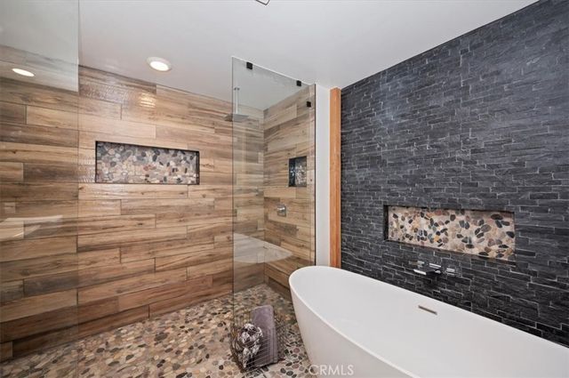 260 El Dorado Drive, Lake Arrowhead, CA 92352