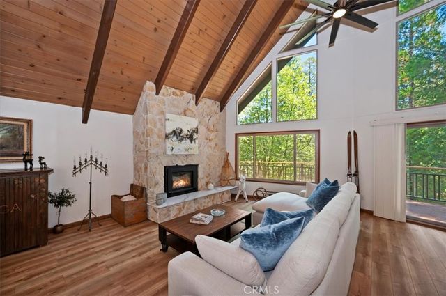 260 El Dorado Drive, Lake Arrowhead, CA 92352