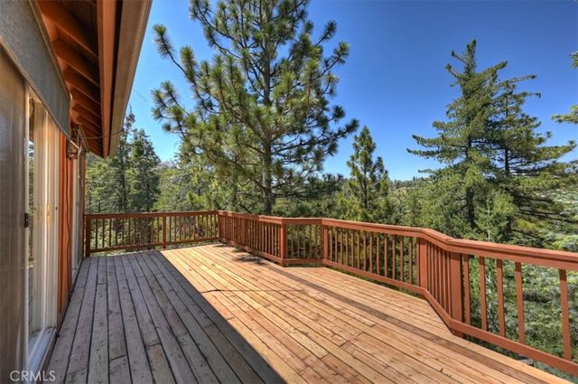 260 El Dorado Drive, Lake Arrowhead, CA 92352