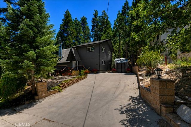 260 El Dorado Drive, Lake Arrowhead, CA 92352