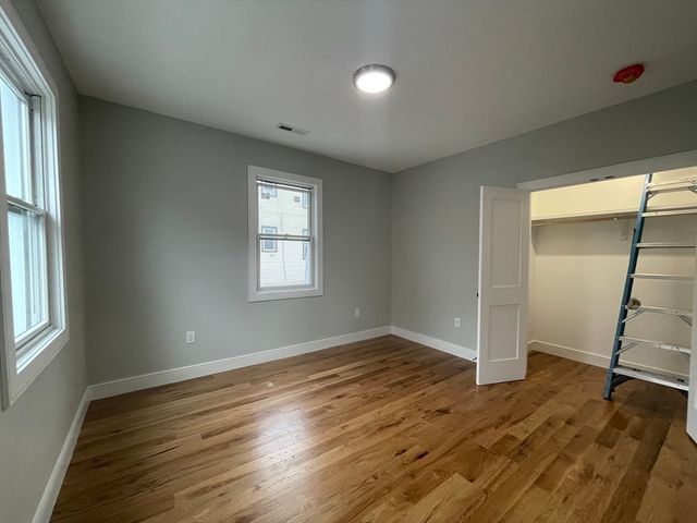 199 Boylston St 199, Brookline, MA 02445